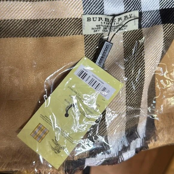 NWT Burberry Check Cashmere Scarf Tan Beetroot Classic Plaid